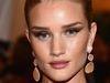 thumbs rosie huntington whiteley Pele iluminada é tendência de beleza para o verão 2013