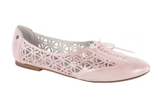 Oxford com recortes sapato verao12 Tendências de sapatos e sandálias para o verão 2012