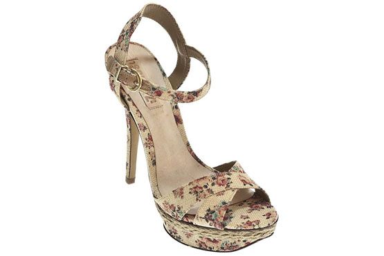 Sandália estampa floral sapato verao17 Tendências de sapatos e sandálias para o verão 2012