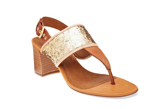 Sandália com detalhe de brilho sapato verao23 Tendências de sapatos e sandálias para o verão 2012