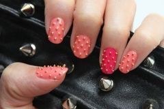 Unhas com tachinhas