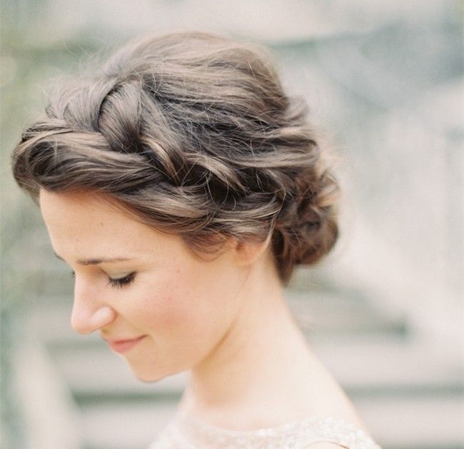 penteado de noiva coroa de tranca Penteados para noivas: escolha o que melhor combina com você