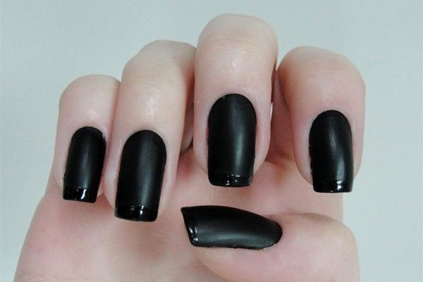 preto fosco 4 2 em 1: esmalte Preto Fosco + unha inglesinha