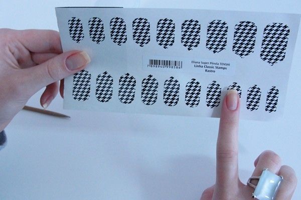 adesivos-unhas2 adesivos unhas21 Como aplicar adesivos para unhas