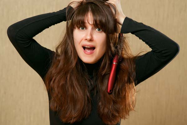 12 erros que podem detonar seu cabelo 12 erros que podem detonar seu cabelo