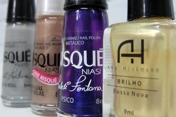 esmaltes metalicos Unhas metalizadas