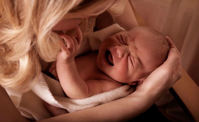 o-bebe-esta-com-colica-e-agora