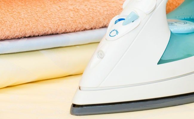 4-dicas-de-cuidados-e-limpeza-do-ferro-de-passar-roupas