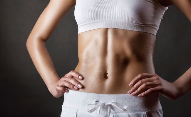posicao-da-coluna-pode-interferir-na-barriga-chapada