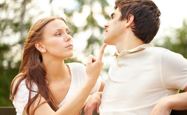 pessoas-que-tiram-notas-boas-podem-sentir-mais-ciumes-diz-estudo