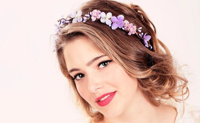 tiara-de-flores-2 tiara de flores 2 Como usar tiaras: adote o acessório e inove nos penteados