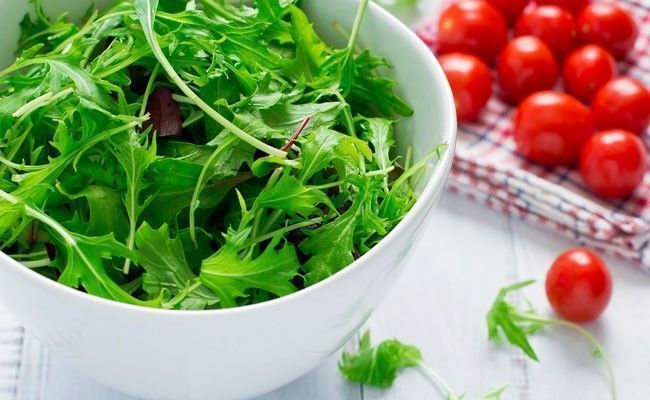 7-opcoes-de-saladas-verdes-para-variar-seu-cardapio