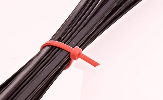 10-usos-surpreendentes-para-abracadeiras-de-nylon-2
