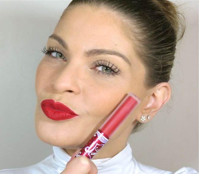 débora usa velvetines lime crime Batom que não sai com o beijo: 5 opções para você escolher