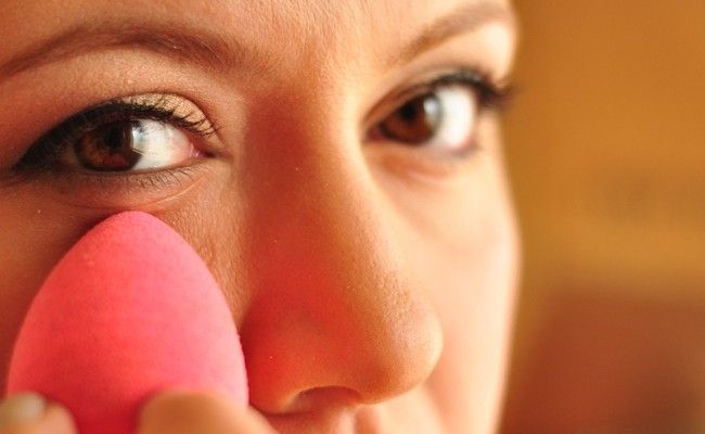 como usar beauty blender Beauty Blender: aprenda como usar a esponjinha mágica de maquiagem