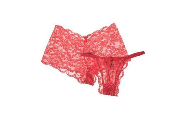 Kit com duas tangas em renda por R$ 19,90 na <a href="http://www.marisa.com.br/produto/kit-com-2-tangas-em-renda/94628?refferPos=p5EP/1hCJkI=&refferPag=YrItVniimrc=&cor_n_codigo=2523" target="_blank">Marisa</a>