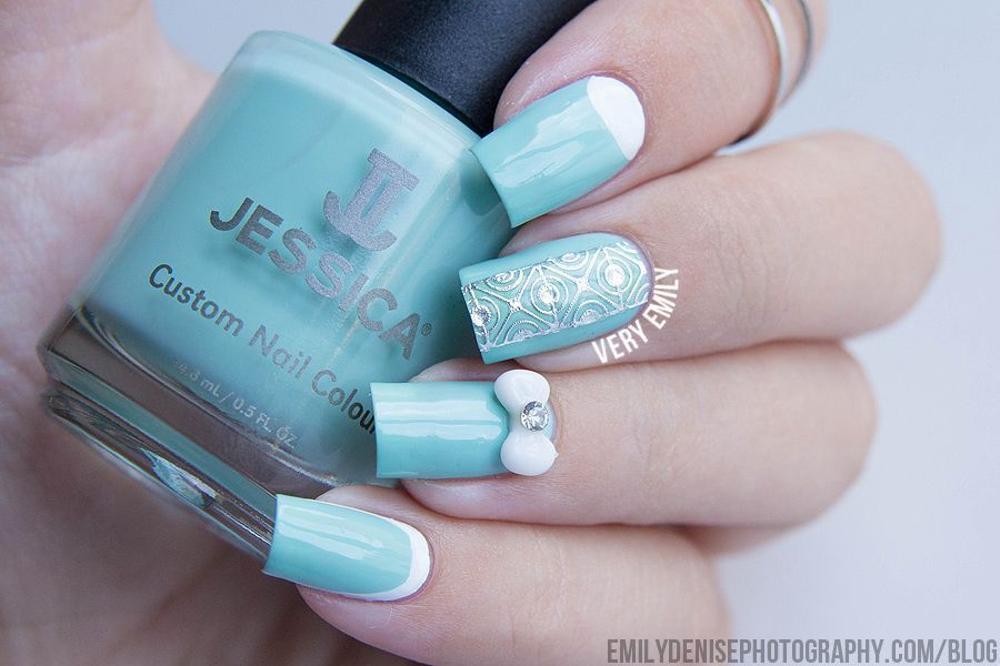 Foto: Reprodução / <a href="http://www.emilydenisephotography.com/blog/nail-art-society-something-blue/" target="_blank">Very Emily</a>
