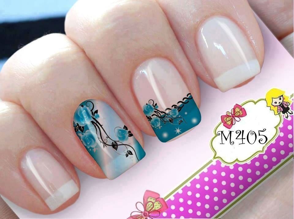 Adesivo de unha de flores azul por R$2,99 na <a href="http://adesivosdeunhasepeliculas.com/produto/adesivos-de-unhas-azul-aquatico-com-flores-m405/" target="blank_">Adesivos de unhas e películas</a>