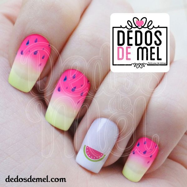 Adesivo de unha de melancia por R$3,99 na <a href="http://dedosdemel.com/index.php/pelicula-frutas-melancia-summer.html" target="blank_">Dedos de Mel</a>