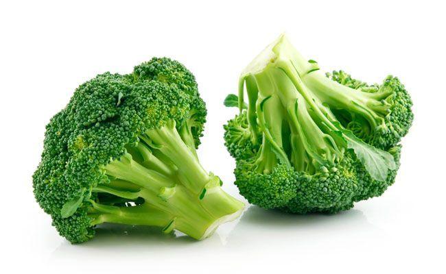 Contém vitamina C, A, fibras, cálcio, zinco e ácido fólico. É um alimento com propriedades antioxidantes e, de acordo com algumas pesquisas, suas propriedades nutritivas podem atrapalhar o crescimento de células do câncer do tipo melanoma.