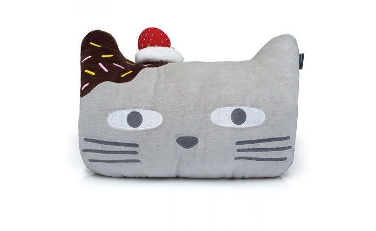 Almofada Kam kam por R$ 89,90 na <a href="http://loja.imaginarium.com.br/sala-e-escritorio/almofadas/almofada-kam-kam.html" target="_blank">Imaginarium</a>