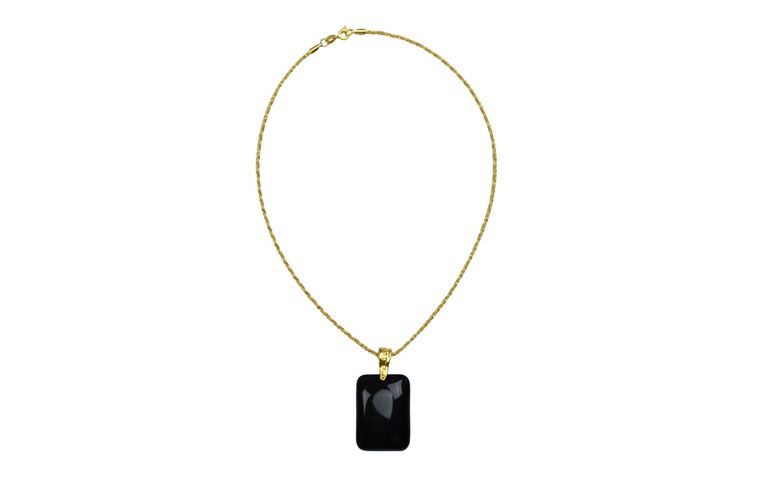 Colar com pingente de ônix por R$68,30 na <a href="http://www.chademulher.com.br/produto/1475-colar-pedra-preta-onix-semi-joia" target="blank_">Chá de Mulher</a>