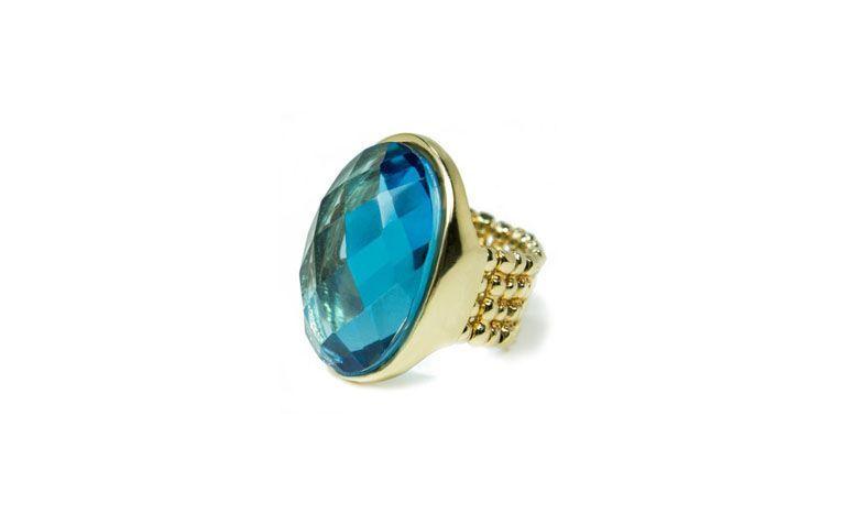 Anel com quartzo azul por R$169,00 na <a href=" https://www.carolnaderjoias.com.br/anel-semi-joias-bijuterias-folheados-anel-quartzo-azul/" target="blank_">Carol Nader Jóias</a>