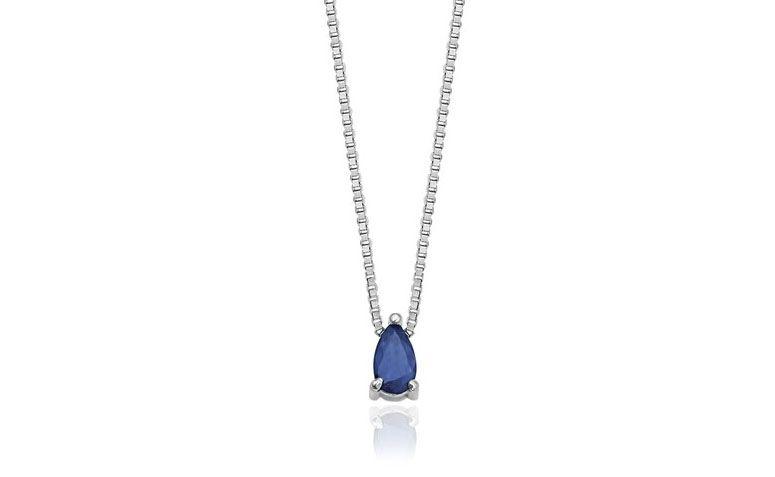 Pingente de safira por R$350,00 na <a href=" http://www.vivara.com.br/produto/pingente-ouro-branco-e-safira-gota-classic-oriental/BE00049568 ">Vivara</a>