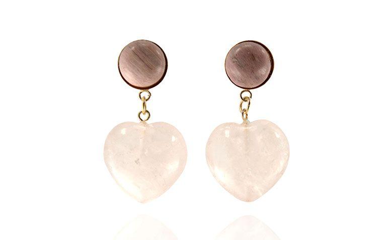 Brincos com quartzo rosa por R$149,00 na <a href=" https://www.carolnaderjoias.com.br/brinco-semi-joias-bijuterias-folheados-quartzo-rosa-e-rodonita/ " target="blank_">Carol Nader Jóias</a>