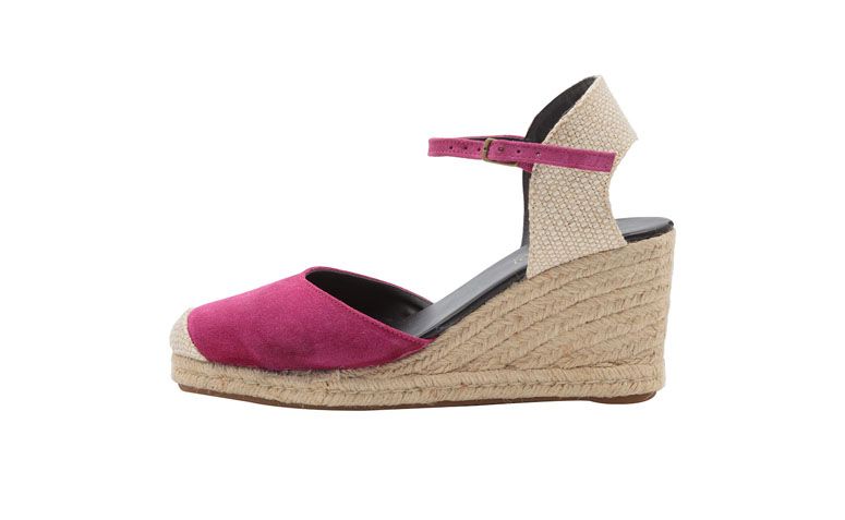 Espadrille Margot por R$149 na <a href="http://www.oqvestir.com.br/sandalia-anabela-camurca-rosa-49414.aspx/p" target="blank_">Oqvestir</a>