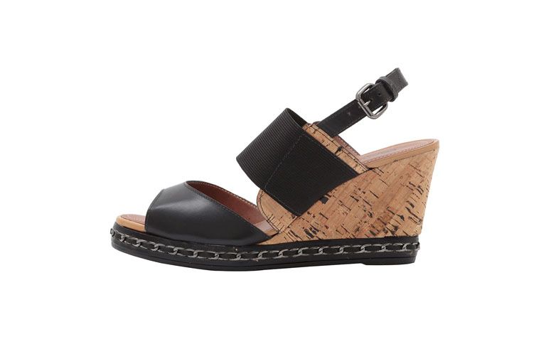 Sandália Margot por R$199 na <a href="http://www.oqvestir.com.br/sandalia-anabela-elastico-cortica-preto-48114.aspx/p" target="blank_">Oqvestir</a>