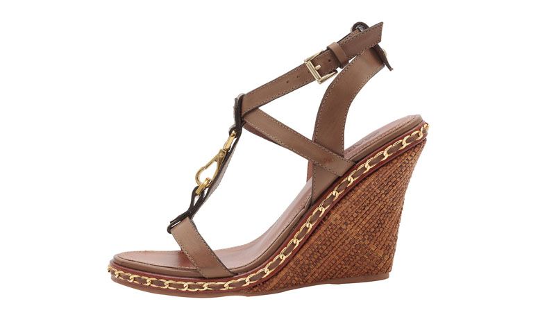 Sandália Margot por R$219 na <a href="http://www.oqvestir.com.br/sandalia-anabela-salto-rafia-marrom-48115.aspx/p" target="blank_">Oqvestir</a>