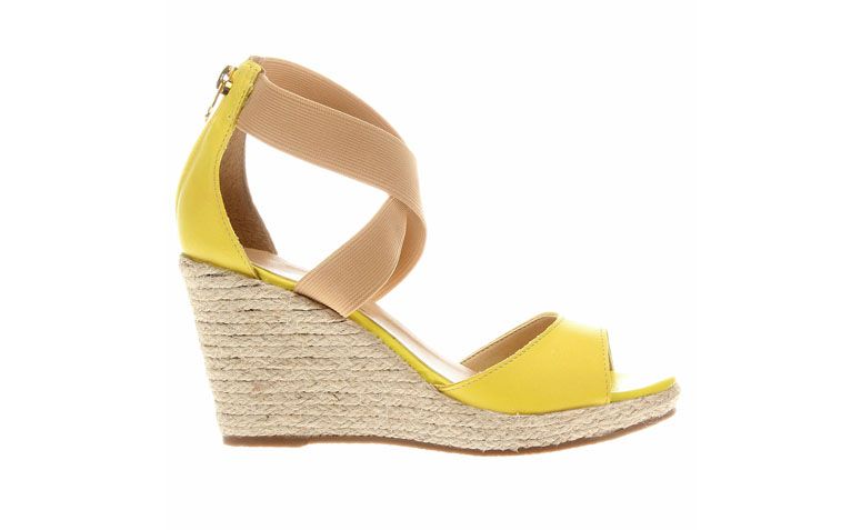Sandal Raphaella Booz oleh R $ 189,90 dalam Zattini