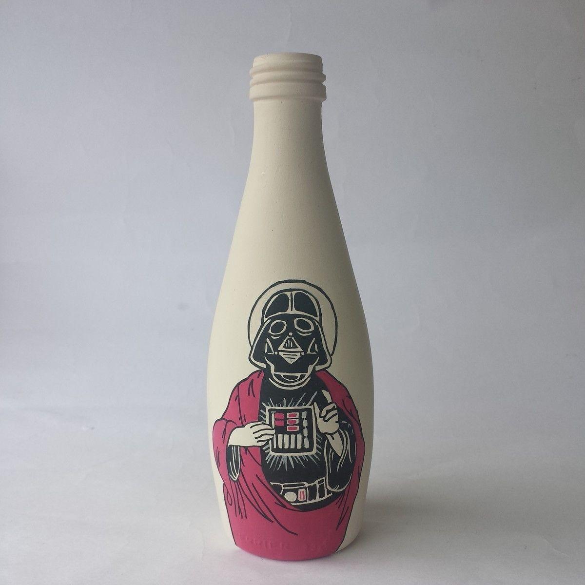 Garrafa Darth Vader por R$ 30 no <a href="http://www.elo7.com.br/garrafa-darth-vader/dp/4B09DF" target="_blank">Elo7</a>