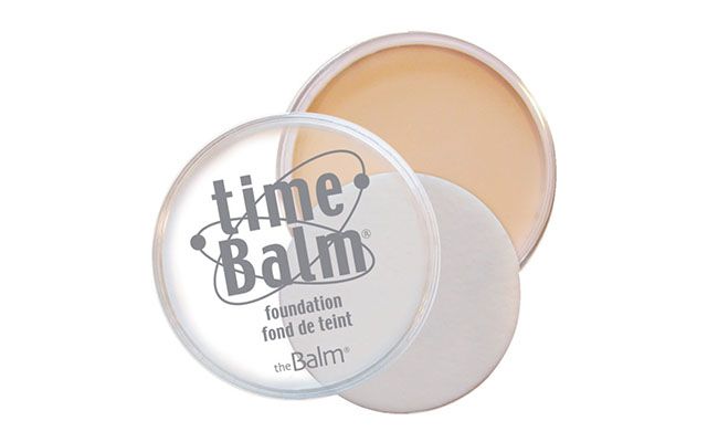 Base The Balm por R$ 107,90 na <a href="http://www.belezanaweb.com.br/the-balm/the-balm-time-balm-foundation-base-21.3g/" target="blank_">Beleza na Web</a>