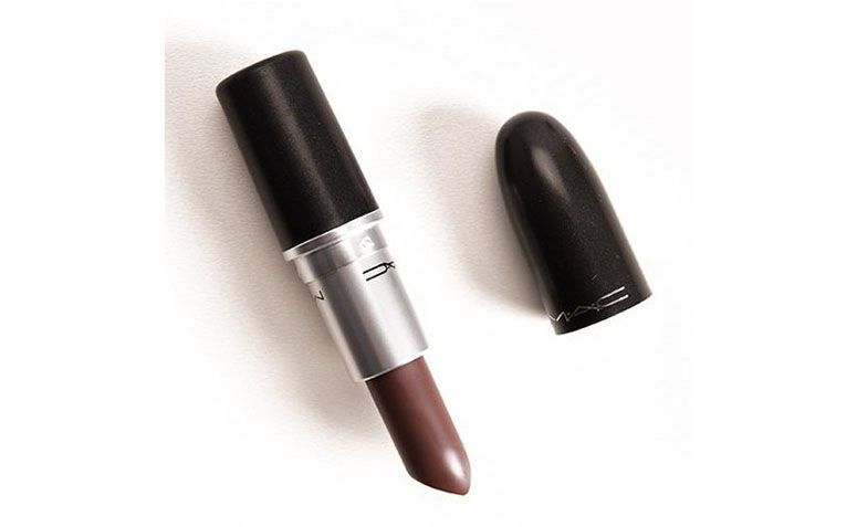 Batom Stone MAC por R$ 95,31 na <a href="https://www.lojaglamourosa.com/pt/loja/lipstick-mac.html" rel="nofollow" target="blank_">Loja Glamurosa</a>