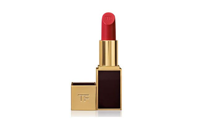 Tom Ford lipcolour Cherry Lush por US$49 na <a href="http://www.neimanmarcus.com/Tom-Ford-Beauty-Lip-Color-Cherry-Lush/prod142510176/p.prod?eVar4=You%20May%20Also%20Like" target="_blank">Neiman Marcus</a>
