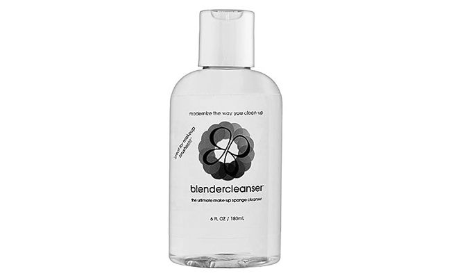 Blendercleanser líquido por $17,95 na <a href="http://www.sephora.com/blendercleanser-P228914?skuId=1151885" target="blank_">Sephora</a>