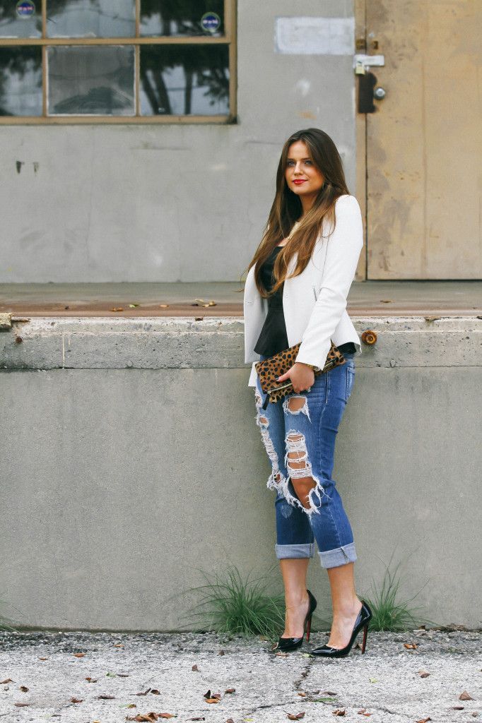 Foto: Reprodução / <a href="http://bondgirlglam.com/ootd-leopard-print-ripped-jeans/" target="_blank">Bond Girl Glam</a>