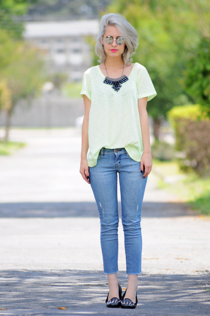 Foto: Reprodução / <a href="http://www.tudoorna.com/2012/11/07/look-jeans-neon/ " target="_blank"> Tudo Orna </a>