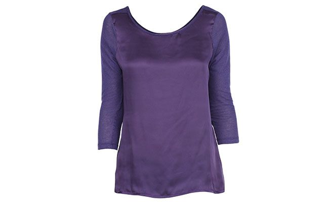 Blusa em cetim com decote nas costas e manga 3/4 por R$143,00 na <a href="http://www.fashiondelivery.com.br/blusa-espaco-fashion-cetim-com-decote-nas-costas-amora-191586/p" target="_blank">Fashion Delivery</a>