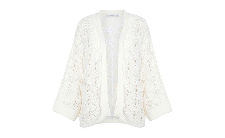 Kimono de Crochê Ateen por R$469 na <a href="http://www.oqvestir.com.br/kimono-trico-ateen-croche-off-white-64852.aspx/p" target="blank_">Oqvestir</a>