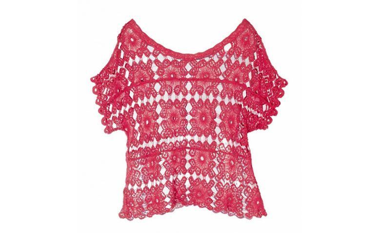 Merah blaus lace untuk $ 89.90 dalam Amaro