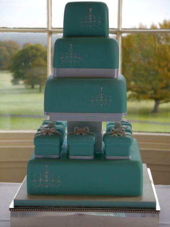 Foto: Reprodução / <a href="http://marie-antoinette-cakes.blogspot.com.br/2012/10/beautiful-tiffany-blue-wedding-cake.html" target="_blank">Marie Antoinette</a>