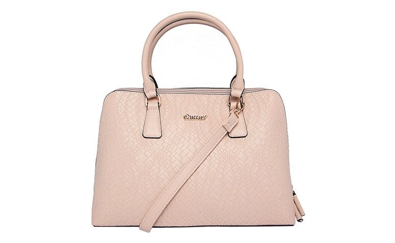 Bolsa Queens inspired modelo Alma por R$289,90 na <a href="http://www.dafiti.com.br/Bolsa-Queens-Trancada-Bege-1810056.html" target="blank_">Dafiti</a>