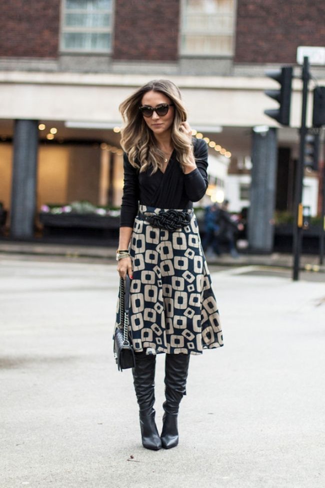 Foto: Reprodução / <a href="http://www.lalanoleto.com.br/2014/look-do-dia-de-saia-midi-e-bota-extra-longa/" target="_blank">Blog da Lalá Noleto</a>