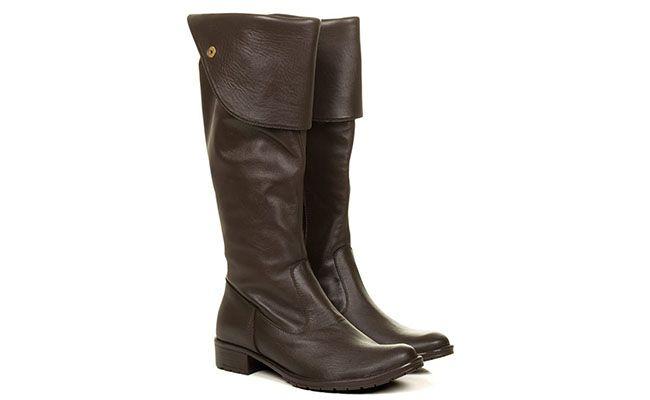 Bota de montaria marrom por R$379,90 na <a href="http://www.taquilla.com.br/bota-over-the-knee-marrom-taquilla.html" target="blank_">Taquilla</a>