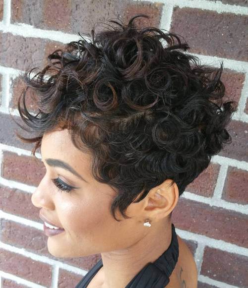 Foto: Reprodução / <a href="http://therighthairstyles.com/short-layered-hairstyles/6/" target="_blank">The Right Hairstyles for You</a>