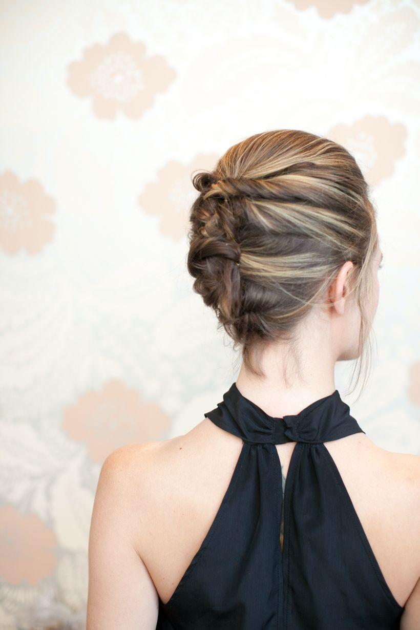 Foto: Reprodução / <a href="http://camillestyles.com/beauty-and-style/beauty-tutorials/textured-french-twist/" target="_blank">Camille Styles</a>