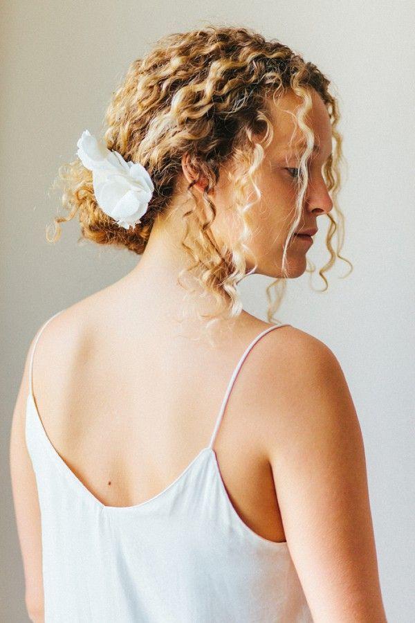 Foto: Reprodução / <a href="http://goldfishkiss.com/post/108966727856/hair-knot-french-braid-knot-hawk" target="_blank">Belle & Chic</a>